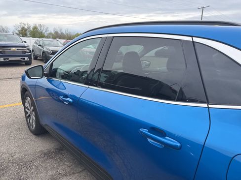Used 2021 Ford Escape Titanium FWD image 16