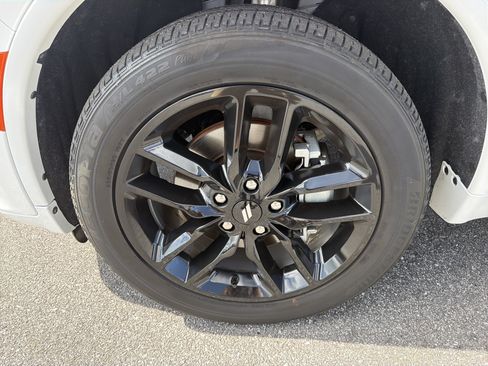 Used 2025 Dodge Durango GT AWD/4WD image 12
