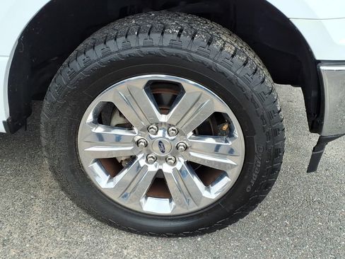 Used 2018 Ford F150 XLT w/ Equipment Group 302A Luxury AWD/4WD image 9