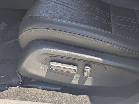 Certified 2025 Honda HR-V EX-L image 18
