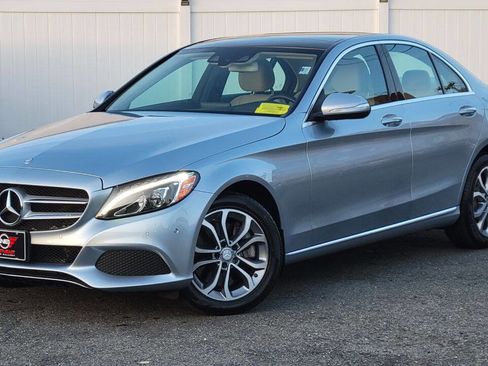 Used 2015 Mercedes-Benz C 300 4MATIC Sedan image 2