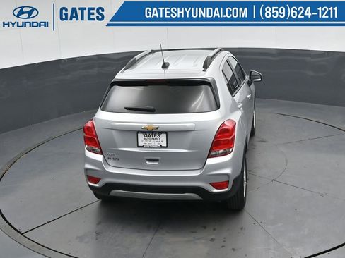 Used 2022 Chevrolet Trax LT w/ LT Convenience Package image 39