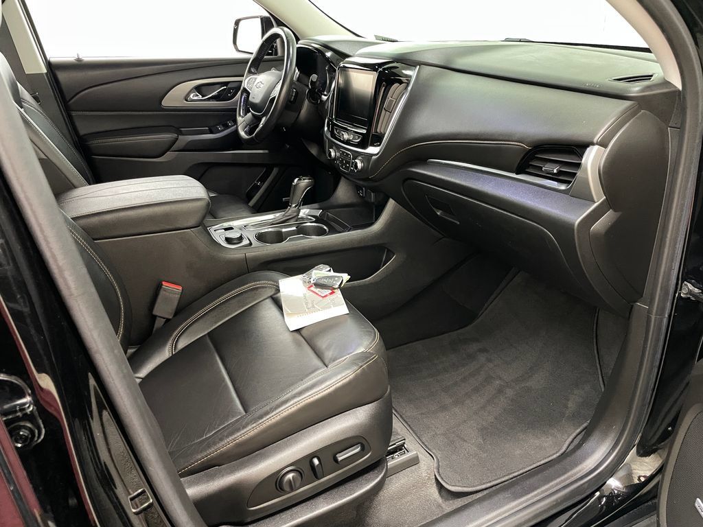 Used 2020 Chevrolet Traverse RS AWD/4WD image 39