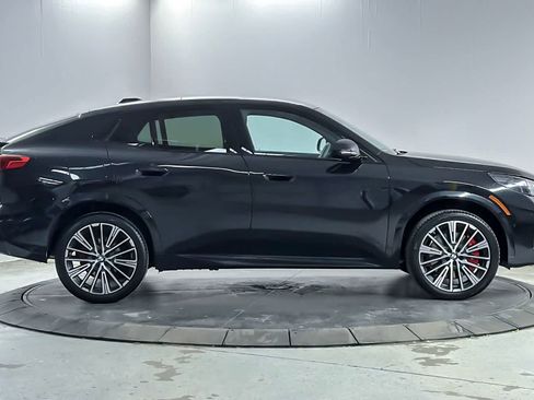 Used 2025 BMW X2 xDrive28i w/ M Sport Package AWD/4WD image 8