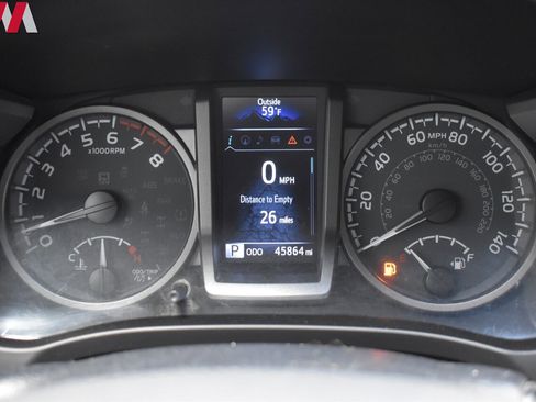Used 2020 Toyota Tacoma TRD Off-Road w/ TRD Premium Off Road Package AWD/4WD image 18