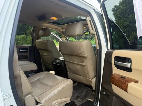 Used 2010 Toyota Sequoia Platinum AWD/4WD image 15