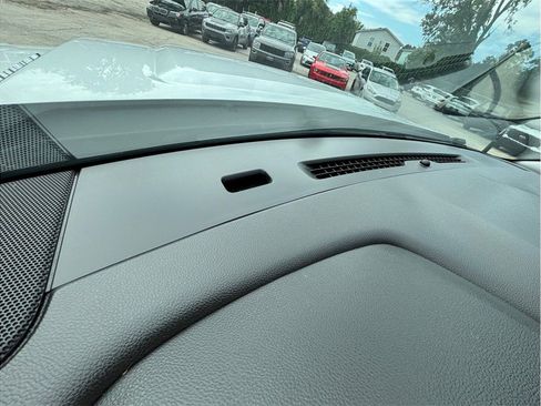 Used 2019 GMC Sierra 2500 Denali w/ Duramax Plus Package AWD/4WD image 15