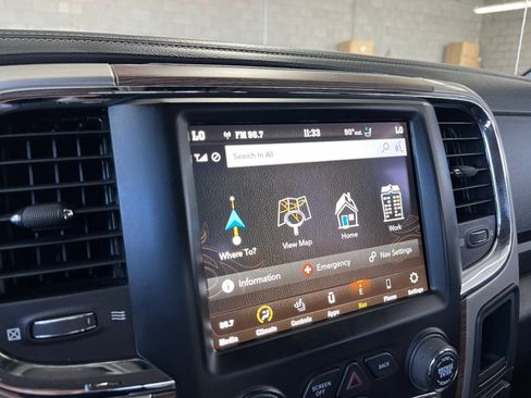 Used 2018 RAM 1500 Laramie w/ Convenience Group AWD/4WD image 22