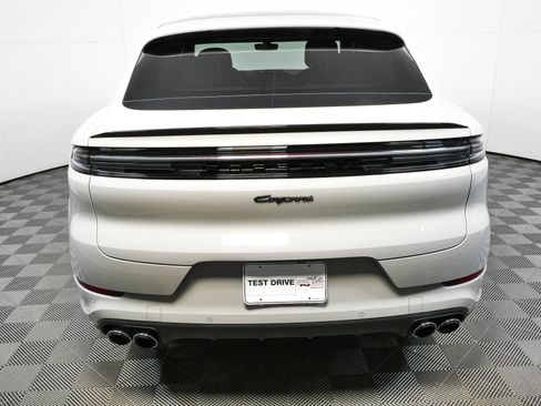 Certified 2026 Porsche Cayenne E-Hybrid Coupe AWD/4WD image 33