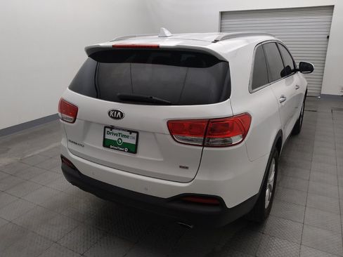 Used 2018 Kia Sorento FWD image 7