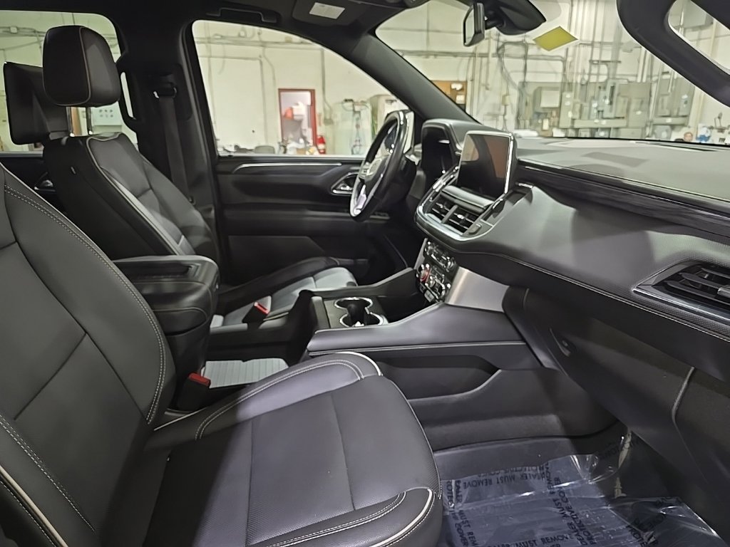 Used 2022 GMC Yukon XL SLT w/ SLT Premium Package AWD/4WD image 10