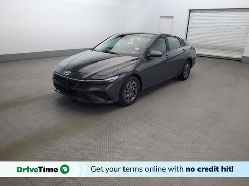 Used 2024 Hyundai Elantra SEL FWD image 1