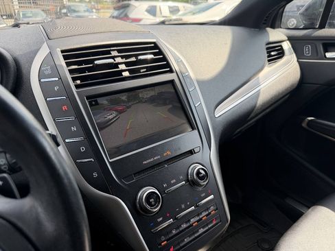 Used 2017 Lincoln MKC Premiere FWD image 19