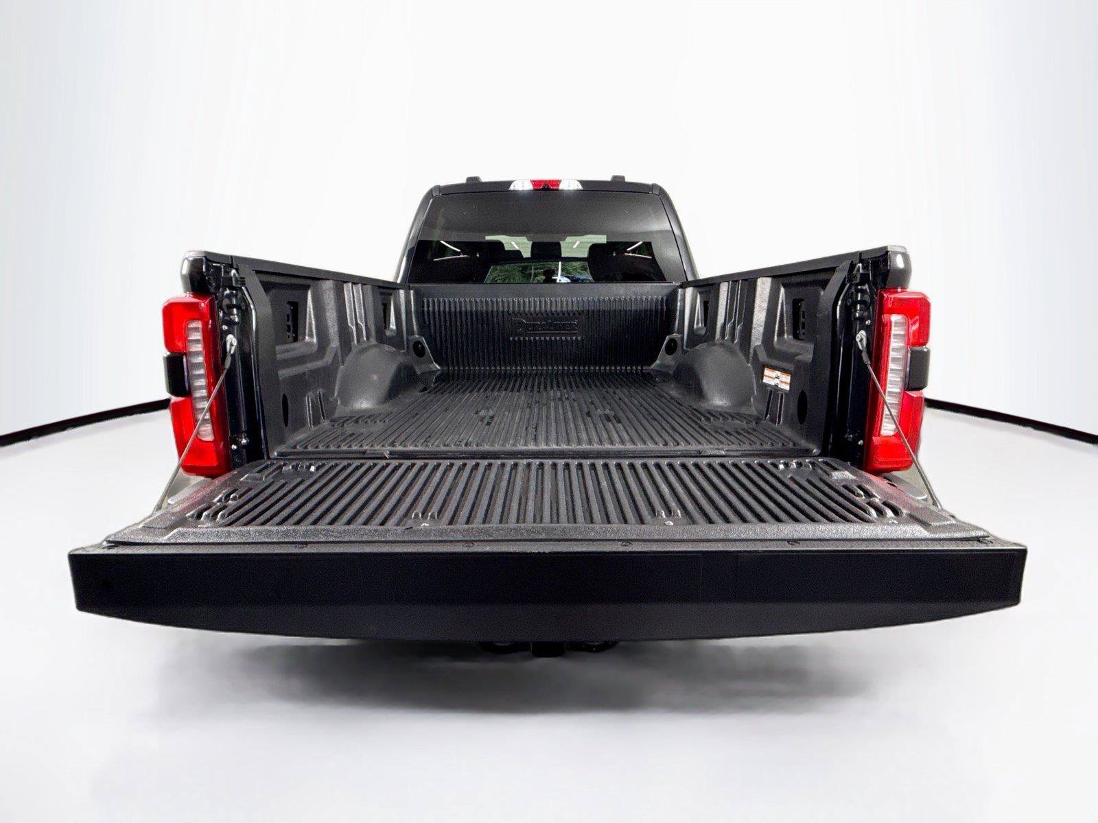 Used 2026 Ford F250 Lariat AWD/4WD image 36