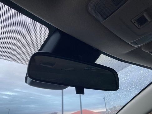 Used 2020 Toyota Corolla LE image 25