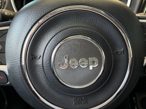 Used 2018 Jeep Compass Latitude w/ Popular Equipment Group AWD/4WD image 20
