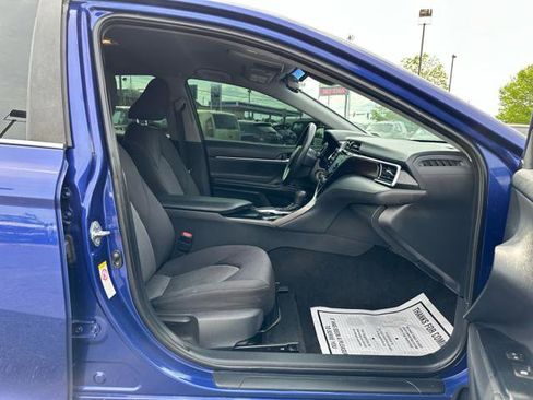 Used 2018 Toyota Camry LE FWD image 18