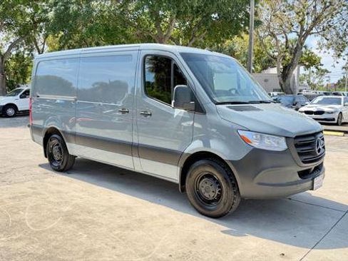 Used 2024 Mercedes-Benz Sprinter 2500 image 11