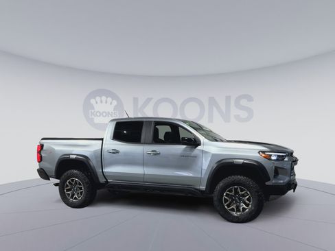 Used 2025 Chevrolet Colorado ZR2 w/ Technology Package image 2