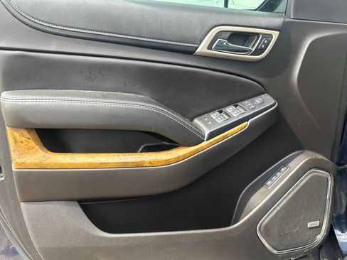 Used 2017 GMC Yukon Denali image 5