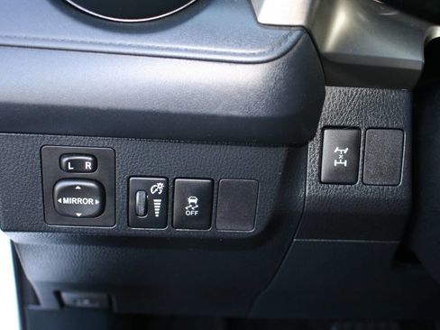 Used 2014 Toyota RAV4 LE image 17