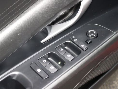 Used 2023 Hyundai Elantra Blue image 10