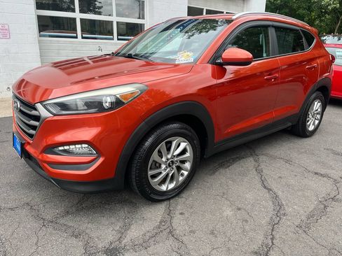 Used 2016 Hyundai Tucson SE w/ Option Group 02 AWD/4WD image 3