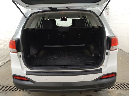Used 2016 Kia Sorento LX w/ LX Convenience Package image 29