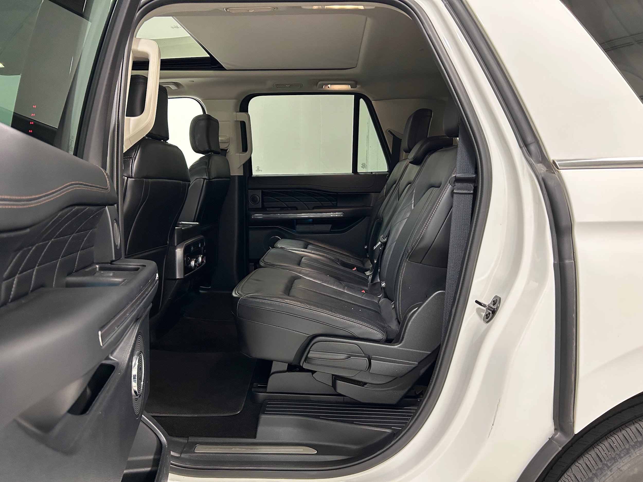 Used 2021 Ford Expedition Max Platinum AWD/4WD image 28