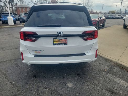 New 2026 Honda Odyssey EX-L image 6