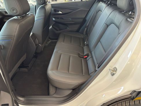 Used 2025 Buick Envista Sport Touring image 25