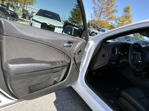 Used 2023 Dodge Charger SXT w/ Blacktop Package image 16