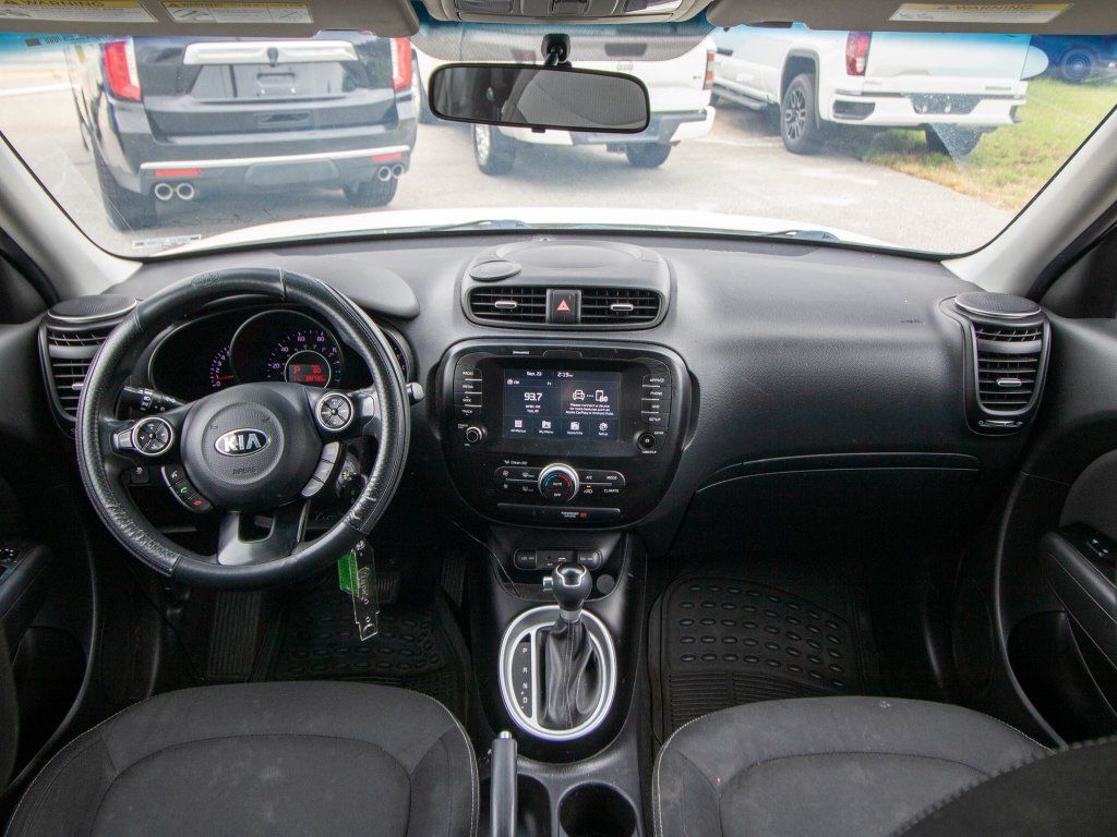 Used 2018 Kia Soul + FWD image 20