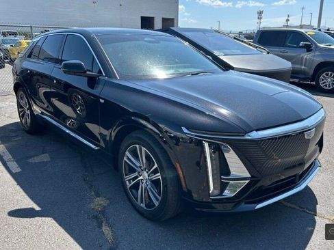 Certified 2024 Cadillac Lyriq Luxury AWD/4WD image 5