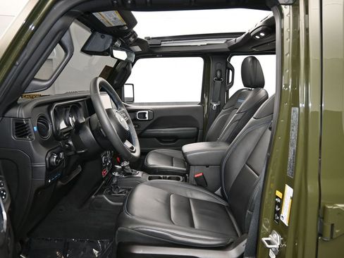 Used 2024 Jeep Wrangler Unlimited Rubicon 4xe image 12