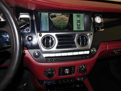 Used 2015 Rolls-Royce Wraith RWD image 30