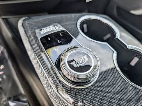 New 2026 Cadillac Optiq Luxury 1 RWD image 28