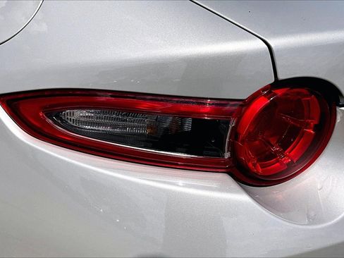 Used 2022 MAZDA MX-5 Miata Sport image 17