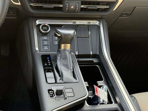 Used 2024 Lexus GX 550 AWD/4WD image 19
