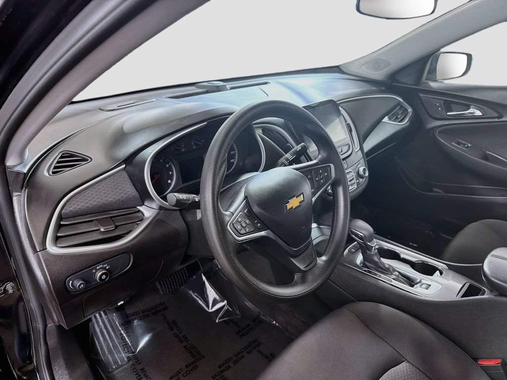 Used 2025 Chevrolet Malibu LT FWD image 11