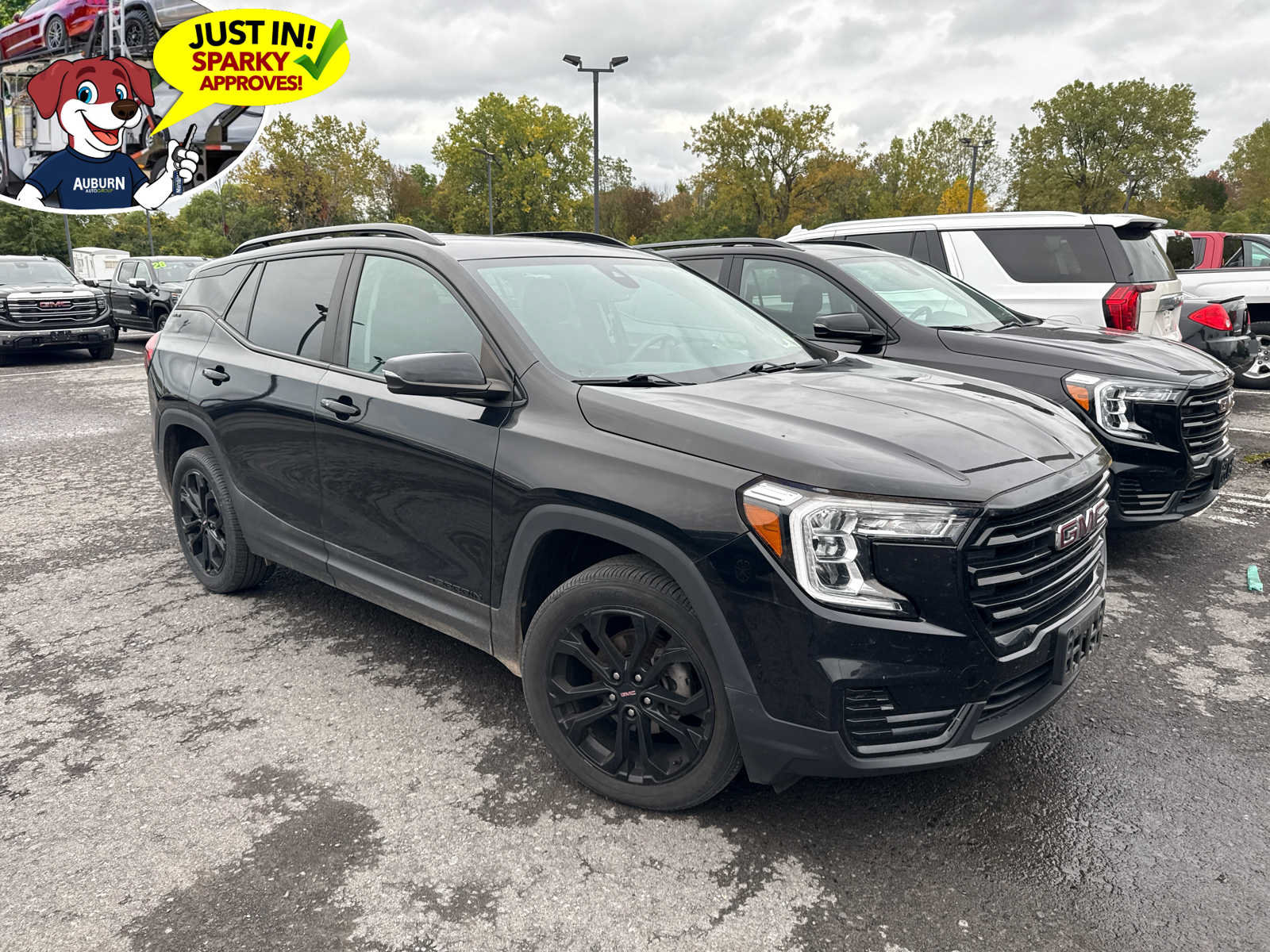 Used 2022 GMC Terrain SLE w/ Driver Convenience Package AWD/4WD image 2