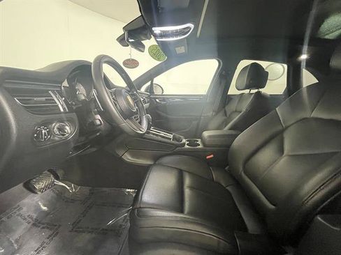 Used 2025 Porsche Macan S AWD/4WD image 9