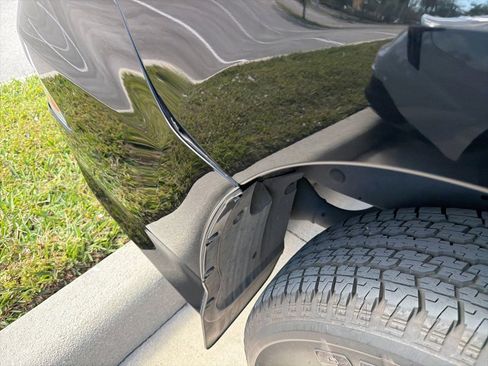 Used 2023 Lexus GX 460 Premium w/ Premium Package image 11