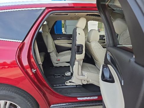 Used 2020 Buick Enclave Essence FWD image 51