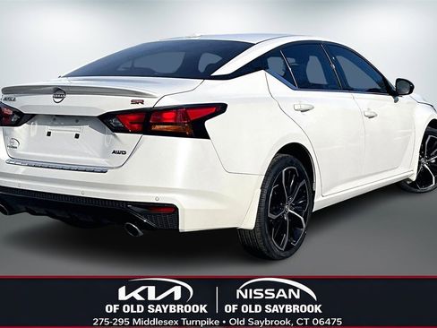 Used 2023 Nissan Altima 2.5 SR w/ SR Premium Package image 5