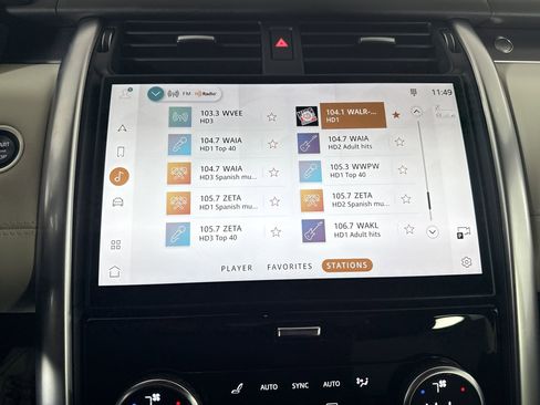 Used 2024 Land Rover Discovery Metropolitan Edition image 20