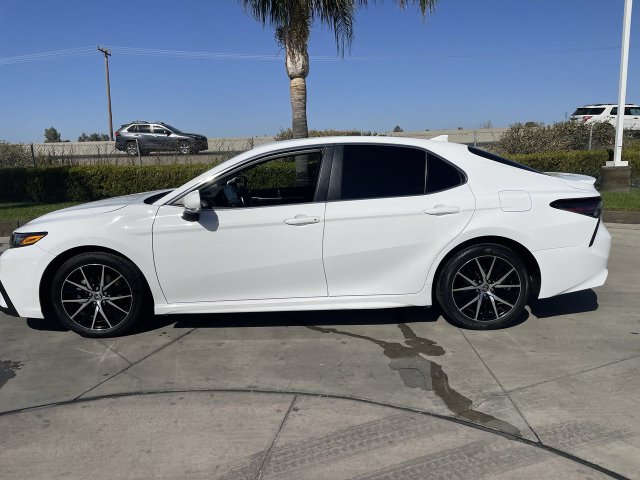 Used 2024 Toyota Camry SE FWD image 5