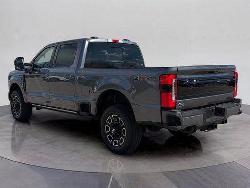 Used 2025 Ford F250 Platinum AWD/4WD image 3
