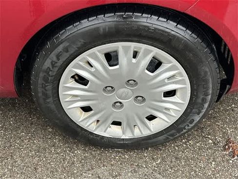 Used 2015 Ford Fiesta SE image 21