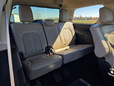 Used 2024 Ford Expedition Limited AWD/4WD image 13
